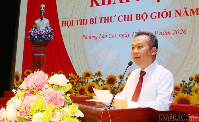 Bí thư Đảng ủy phường Lào Cai - Nguyễn Quốc Huy phát biểu khai mạc hội thi.