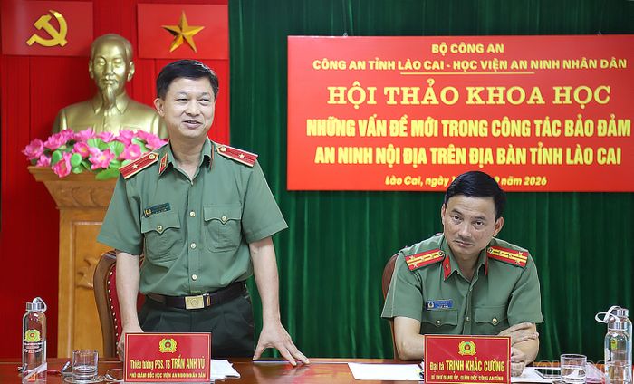 Thiếu tướng, PGS, TS Trần Anh Vũ, Phó Giám đốc Học viện An ninh nhân dân phát biểu tại hội thảo.