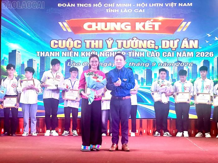 Ban tổ chức trao giải Nhất cho tác giả dự án.