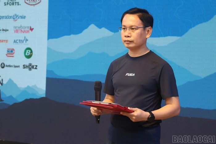 Ông Cao Bá Quý - Chủ tịch UBND phường Sa Pa phát biểu tại buổi lễ khai mạc.