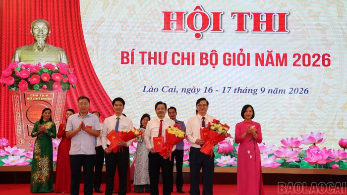 Các thí sinh đoạt giải Chuyên đề.