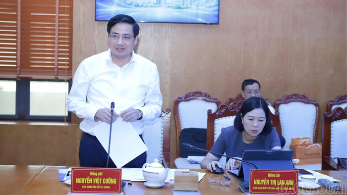 Đại biểu thảo luận tại buổi làm việc.