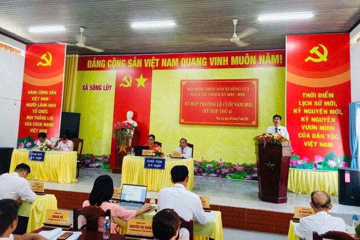Kỳ họp HĐND xã Sông Lũy