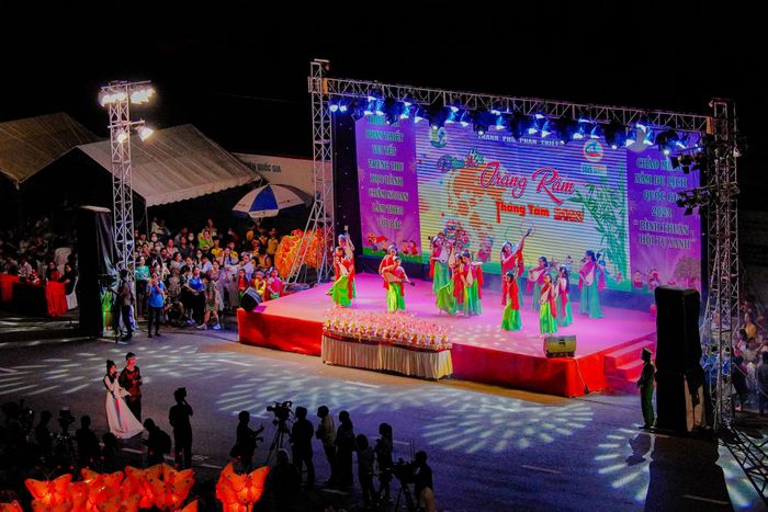 Lễ hội Trung thu còn là không văn nghệ trẻ sống động