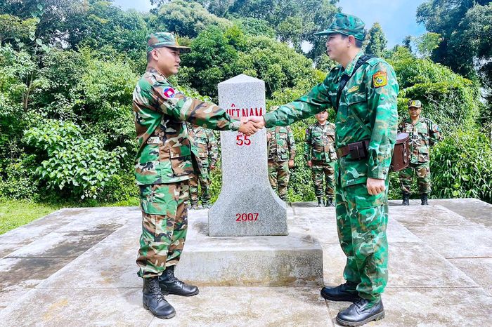 Lâm Đồng và Mondulkiri duy trì tuần tra song phương, trao đổi thông tin và phối hợp xử lý các vấn đề phát sinh từ cơ sở