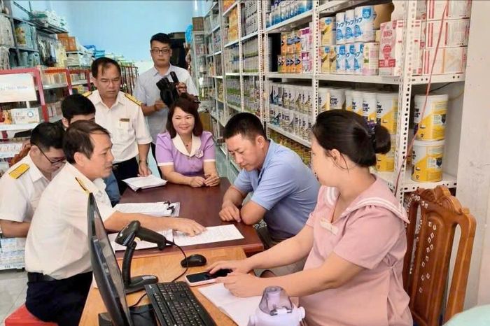 Ngành thuế Lâm Đồng tuyên truyền đến từng hộ kinh doanh