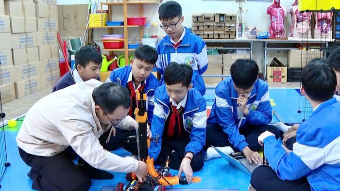 Đội Robotics của Trường THCS Nguyễn Du, phường Xuân Hương - Đà Lạt