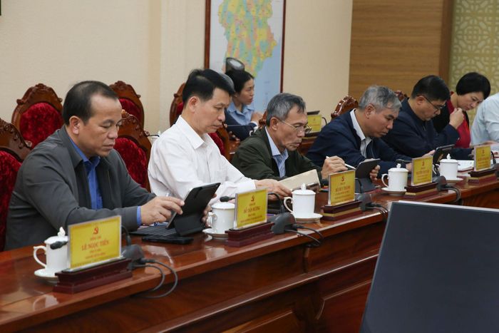 Các đại biểu tham dự cuộc họp