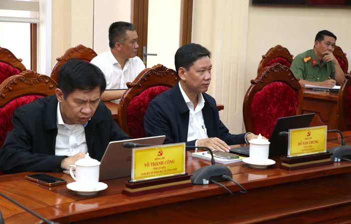 Các đại biểu tham dự cuộc họp