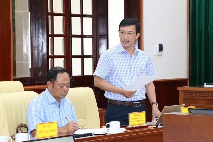Ông Lê Bá Cường, Phó Giám đốc Sở Giáo dục và Đào tạo Lâm Đồng nêu ý kiến tại buổi làm việc