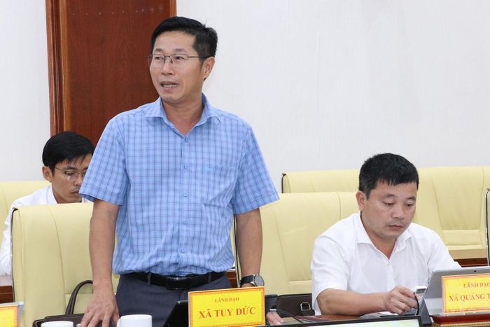 Phó Chủ tịch UBND xã Tuy Đức Nguyễn Hữu Lực nêu một số khó khăn trong quá trình triển khai dự án trên địa bàn