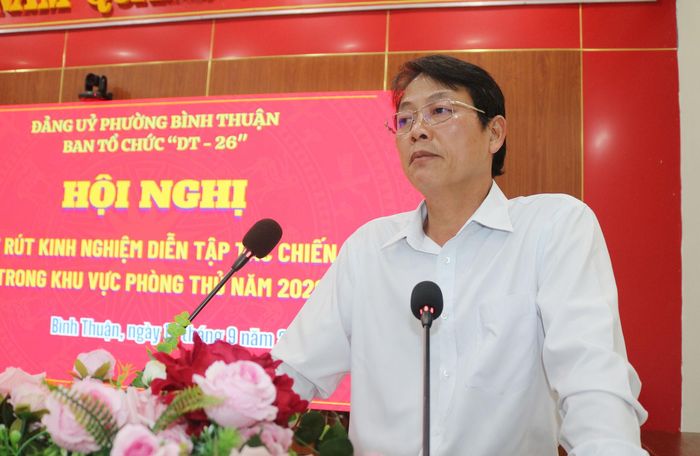 Ủy viên Ban Thường vụ Tỉnh ủy, Bí thư Đảng ủy phường Bình Thuận Nguyễn Hồng Pháp phát biểu tại hội nghị.