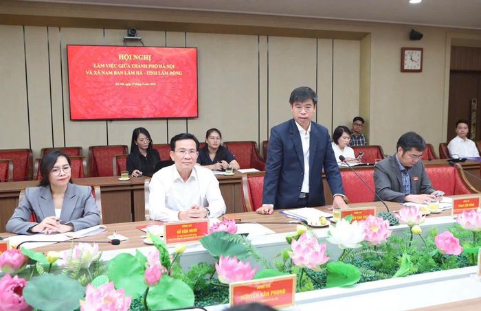 Bí thư Đảng ủy, Chủ tịch HĐND xã Nam Ban Lâm Hà Nguyễn Văn Châu phát biểu tại buổi làm việc. (Ảnh: Thanh Hải)