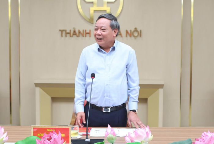 Phó Bí thư Thành ủy Hà Nội Nguyễn Văn Phong phát biểu chỉ đạo tại buổi làm việc. (Ảnh: Thanh Hải)