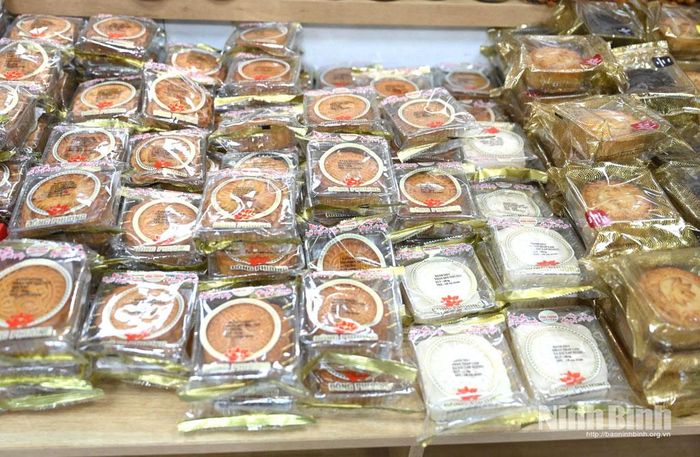 Bánh trung thu-mặt hàng được bày bán nhiều trong thời điểm này.