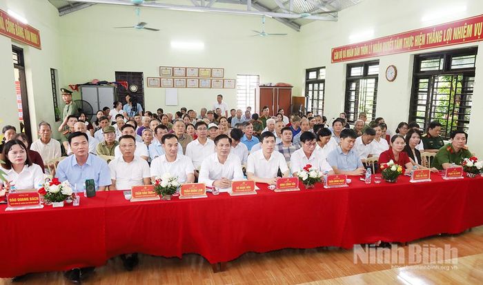 Các đại biểu dự lễ ra mắt.