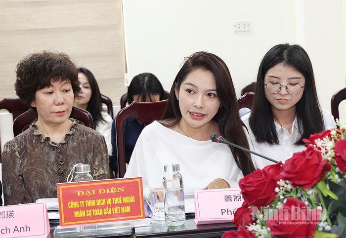Đại diện doanh nghiệp tỉnh Vân Nam, Trung Quốc phát biểu tại buổi làm việc.