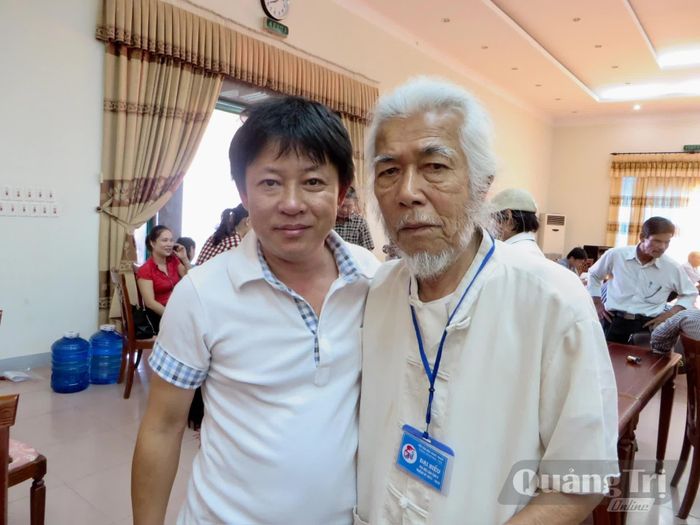 Nghệ sĩ Nhân dân Xuân Đàm (bên phải) tham dự Đại hội Hội Văn học Nghệ thuật tỉnh Quảng Trị lần thứ V, nhiệm kỳ 2014-2019 - Ảnh: Đ.T.T