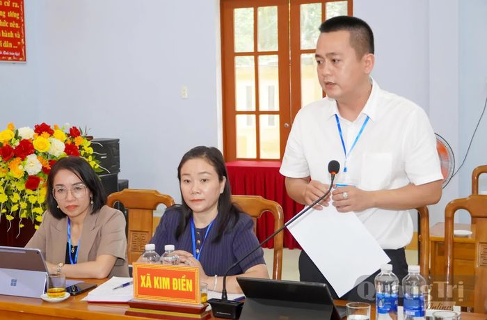 Đại diện lãnh đạo UBND xã Kim Điền báo cáo tại buổi làm việc - Ảnh: N.H