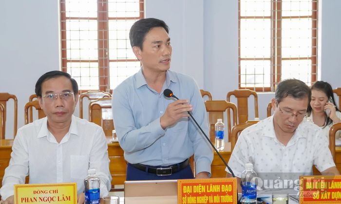 Đại diện lãnh đạo các sở phát biểu tại buổi làm việc - Ảnh: N.H