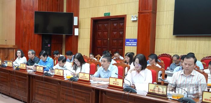 Các đại biểu tham dự buổi làm việc - Ảnh: H.Tr