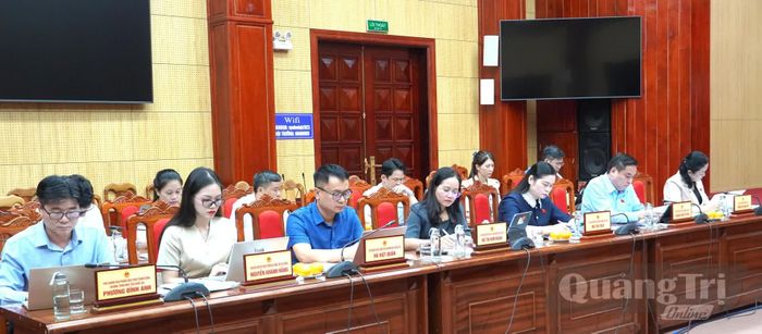 Các đại biểu đoàn giám sát tham dự buổi làm việc - Ảnh: H.Tr