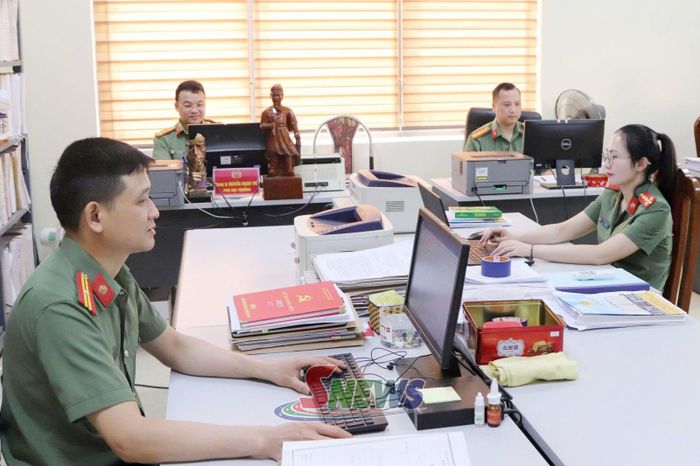 Ứng dụng công nghệ thông tin trong thực hiện nghiệp vụ tại các đơn vị của Công an tỉnh.