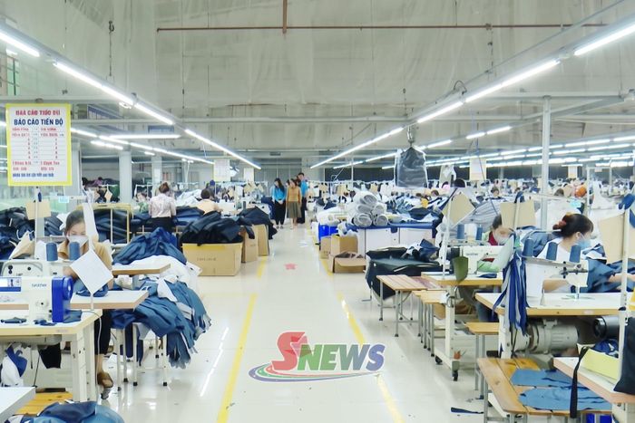 Ca sản xuất tại Công ty CP May Tâm Việt, Cụm công nghiệp Gia Phù.