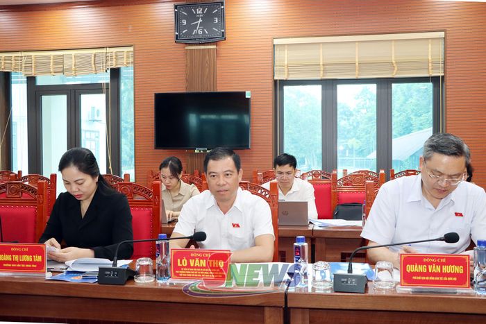 Các đại biểu dự cuộc khảo sát.