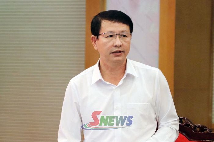 Lãnh đạo Sở Giáo dục và Đào tạo phát biểu ý kiến.