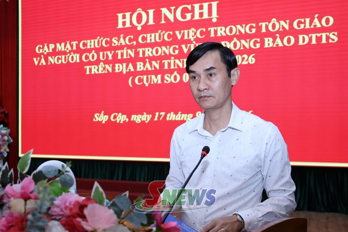 Lãnh đạo Sở Dân tộc và Tôn giáo phát biểu tại hội nghị.