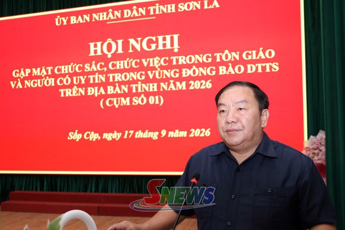 Đồng chí Phó Bí thư Thường trực Tỉnh ủy, Chủ tịch Ủy ban MTTQ Việt Nam tỉnh phát biểu tại hội nghị.