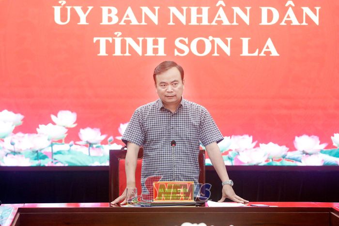 Đồng chí Phó Chủ tịch Thường trực UBND tỉnh chủ trì cuộc làm việc.