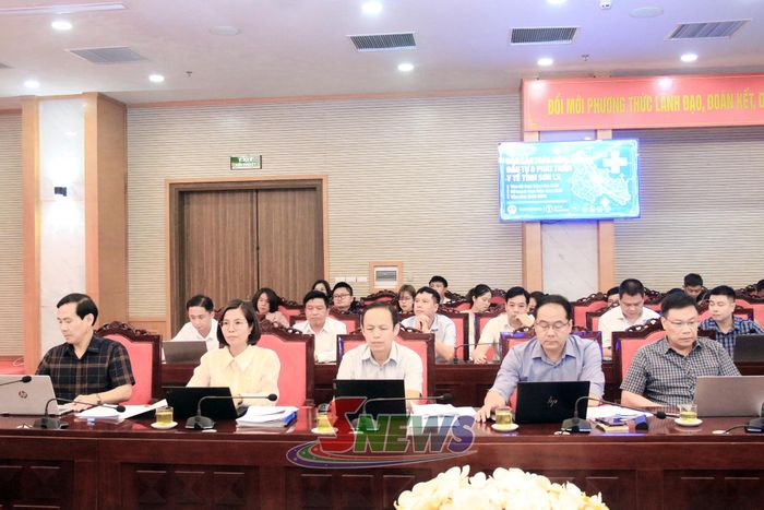 Các đại biểu dự cuộc làm việc.