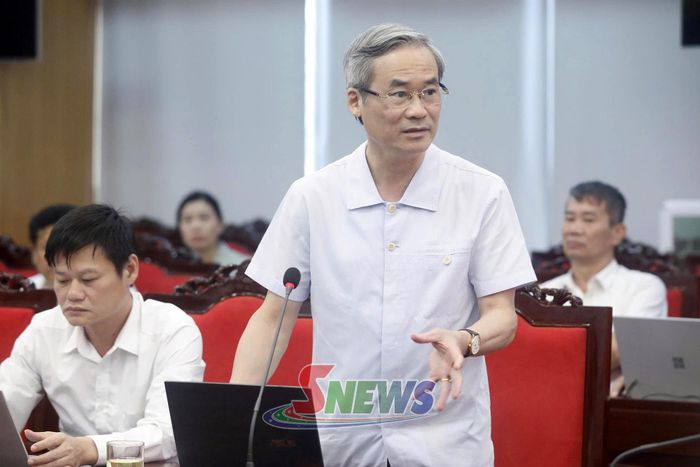 Lãnh đạo Bệnh viện Đa khoa tỉnh Sơn La phát biểu tại cuộc làm việc.