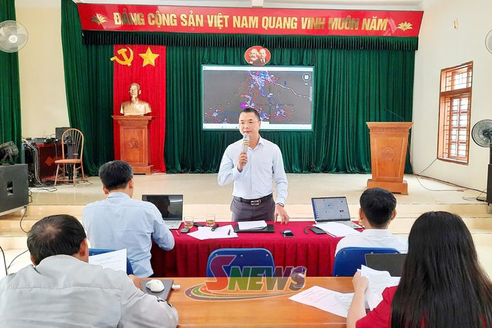 Bí thư Đảng ủy xã Yên Sơn phát biểu tại hội nghị
