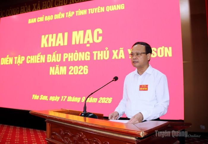 Đồng chí Nguyễn Mạnh Tuấn, Ủy viên Ban Thường vụ Tỉnh ủy, Phó Chủ tịch Thường trực UBND tỉnh phát biểu khai mạc diễn tập.