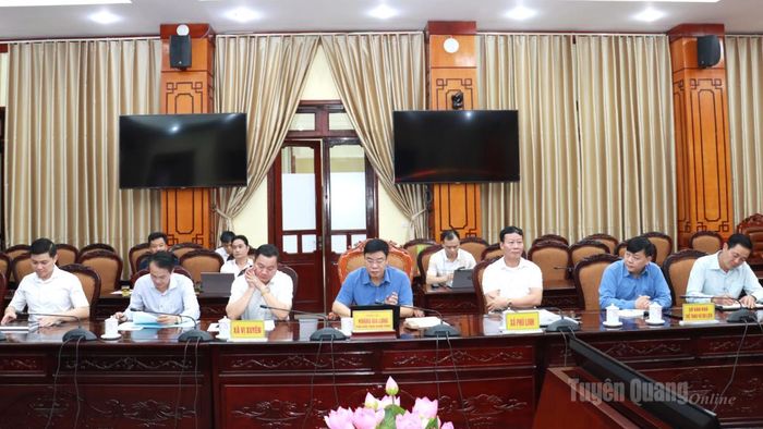 Đồng chí Hoàng Gia Long, Phó Chủ tịch UBND tỉnh dự lễ ký kết thỏa thuận hợp tác phát triển du lịch giữa Đại học Phenikaa với các xã Vị Xuyên, Phú Linh và Quản Bạ.
