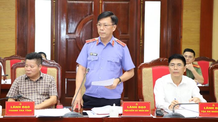 Lãnh đạo Viện Kiểm sát nhân dân tỉnh thảo luận tại hội nghị.
