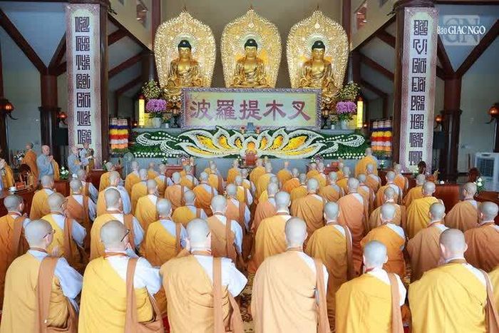 Trang nghiêm lễ truyền giới Tỳ-kheo-ni tại giới trường chùa Thanh Tâm