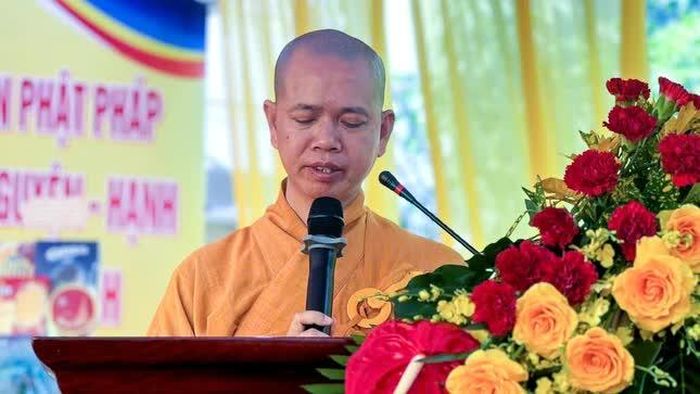 Thượng tọa Thích Hạnh Phước phát biểu khai mạc