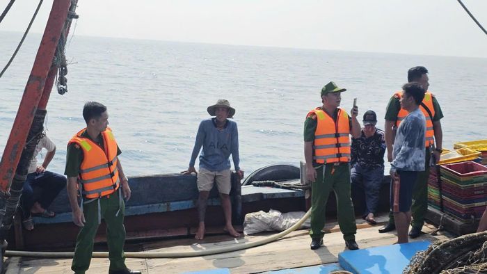 Theo kế hoạch, Công an tỉnh Khánh Hòa, phối hợp các lực lượng kiểm tra, phát hiện tội phạm và vi phạm pháp luật thuộc lĩnh vực phụ trách. Trong đó tập trung các hành vi liên quan đến hình sự, buôn lậu, gian lận thương mại, vi phạm về môi trường, ma túy; quản lý ngành, kinh doanh có điều kiện về ANTT; vũ khí, vật liệu nổ, công cụ hỗ trợ và công tác PCCC.