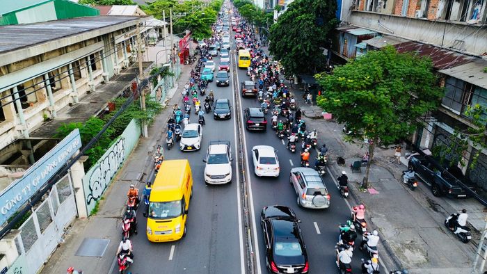 Doanh nghiệp vận tải phải tính toán đồng thời chi phí phương tiện, hạ tầng sạc và thời gian khai thác khi chuyển đổi.