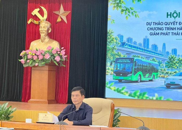Thứ trưởng Bộ Xây dựng Lê Anh Tuấn chủ trì Hội nghị tham vấn dự thảo Quyết định phê duyệt Chương trình hành động chuyển đổi năng lượng xanh, giảm phát thải khí nhà kính trong lĩnh vực GTVT.