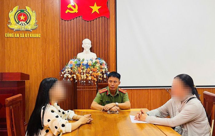 Chị T.T.T.H (ngoài cùng bên phải) thừa nhận hành vi vi phạm.