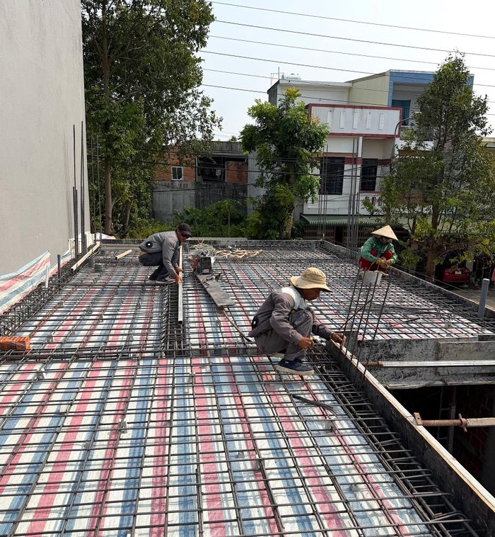 Giá đá đến chân công trình gần 700.000 đồng/m3, giá bê tông thương phẩm tăng theo giá đá, người dân có nhu cầu xây sửa nhà cửa gặp khó khăn.