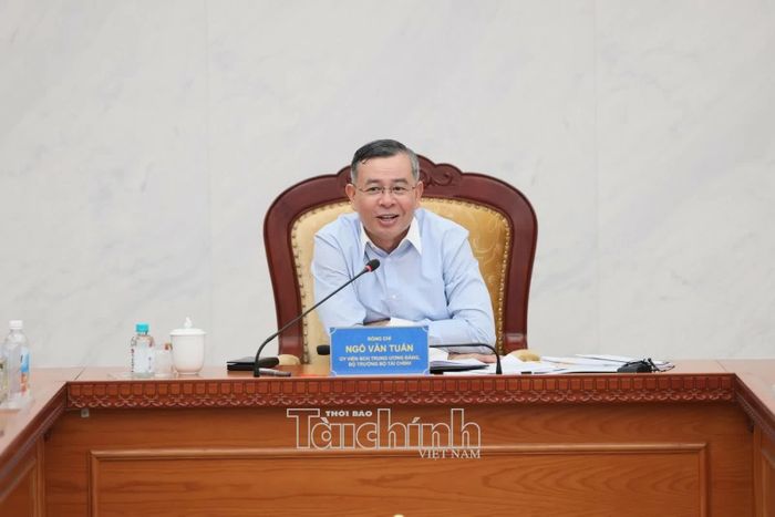 Bộ trưởng Bộ Tài chính Ngô Văn Tuấn phát biểu tại hội nghị. Ảnh: Mạnh Tuấn