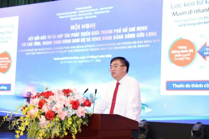 Ông Hoàng Vũ Thảnh - Giám đốc Sở Tài chính TP. Hồ Chí Minh chia sẻ tại hội nghị. Ảnh: Lạc Nguyên