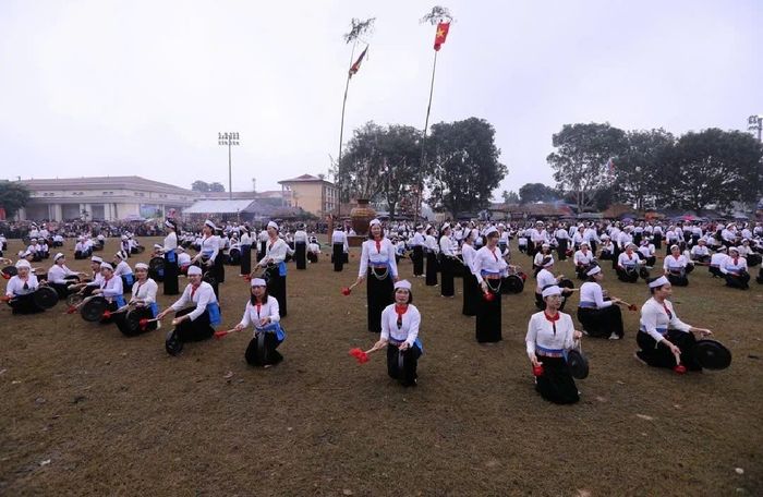 Cần chuyển từ “giới thiệu di sản” sang “thiết kế sản phẩm từ di sản”. Chẳng hạn như: Chiêng Mường thành chương trình biểu diễn và trải nghiệm âm nhạc