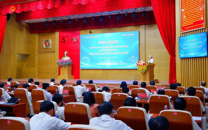 Toàn cảnh hội nghị